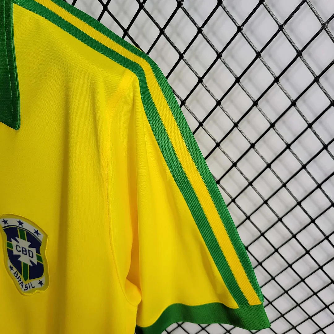 1979 Retro Brazil Home Jersey - Image 7