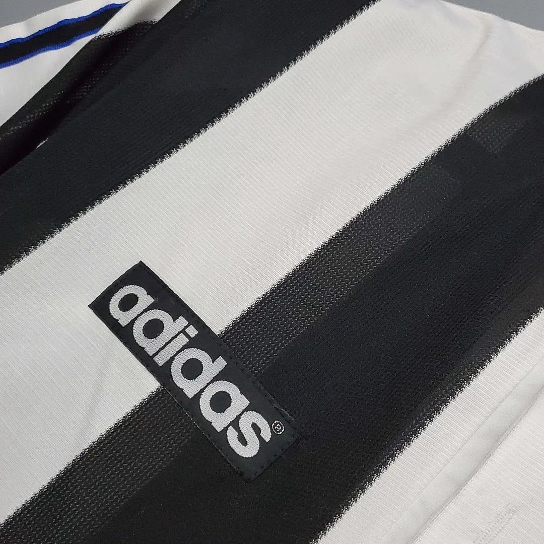 1995-1997 Retro Newcastle United Home Jersey - Image 4
