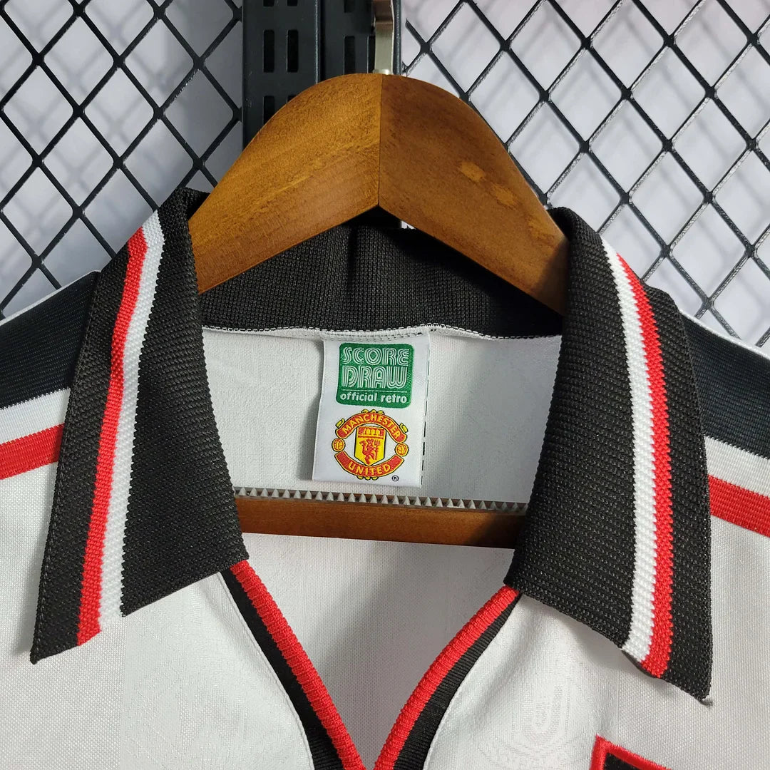 1997/1999 Retro Manchester United Away Jersey - Image 6