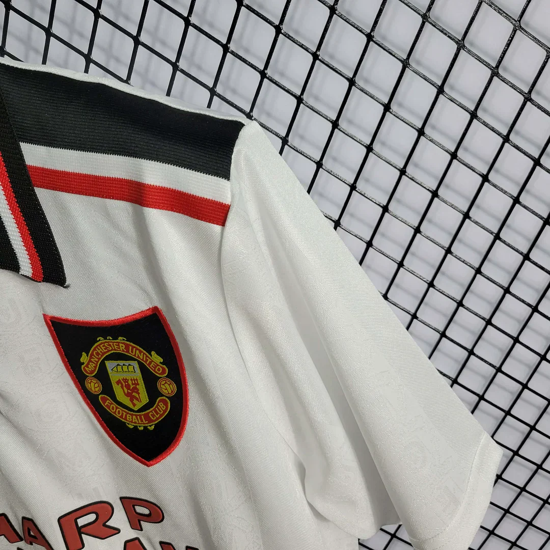 1997/1999 Retro Manchester United Away Jersey - Image 9
