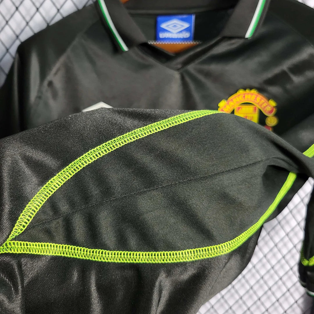 1998/1999 Retro Manchester United Third Away Jersey - Image 9