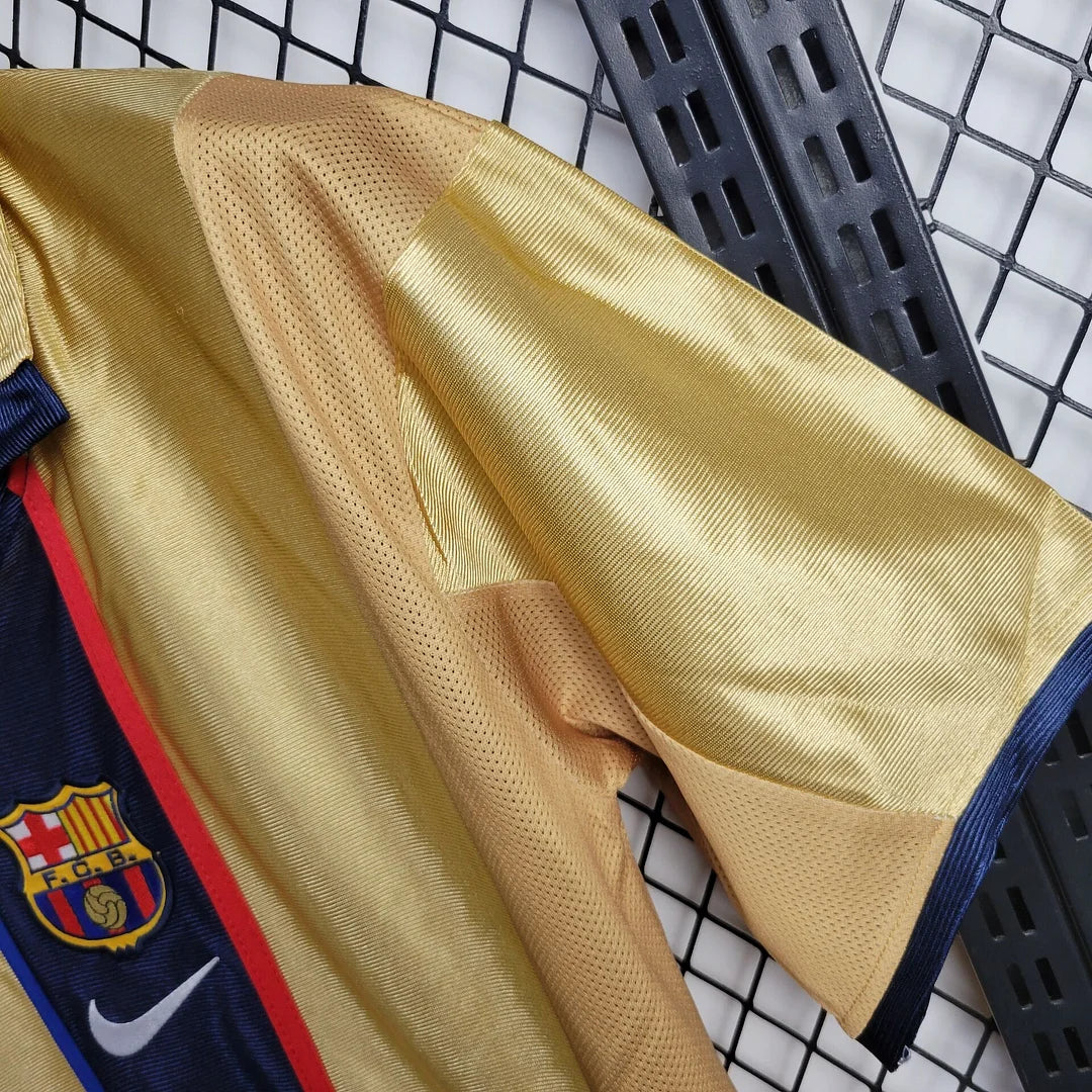 2001/2002 Retro Barcelona Away Jersey - Image 5