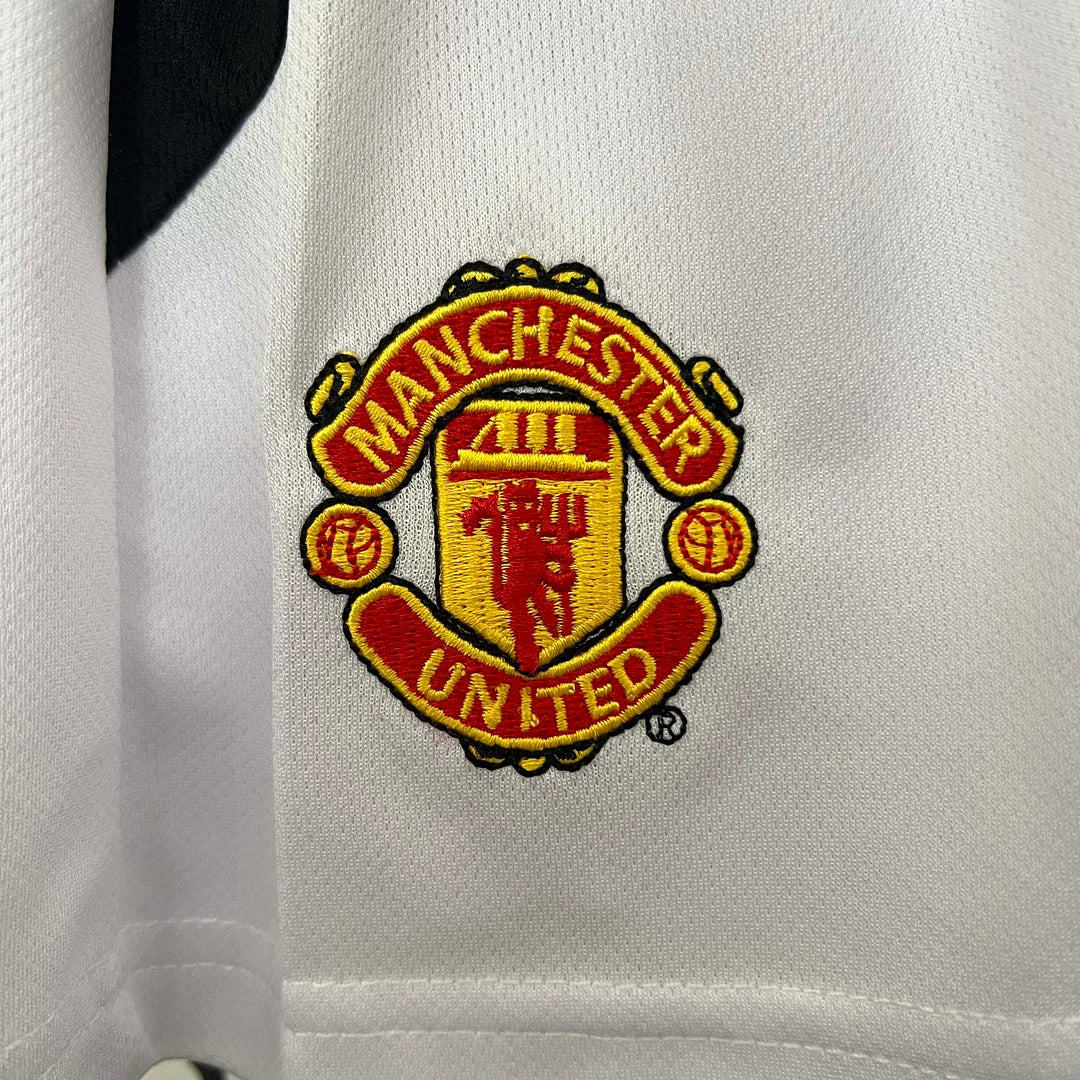 2002/2004 Retro Manchester United Home Jersey - Image 6