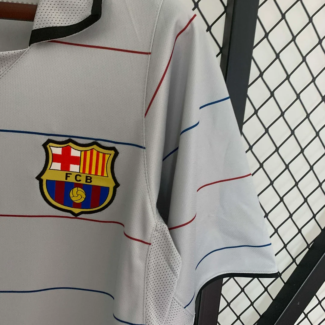 2003-2004 Retro Barcelona Away Jersey - Image 7