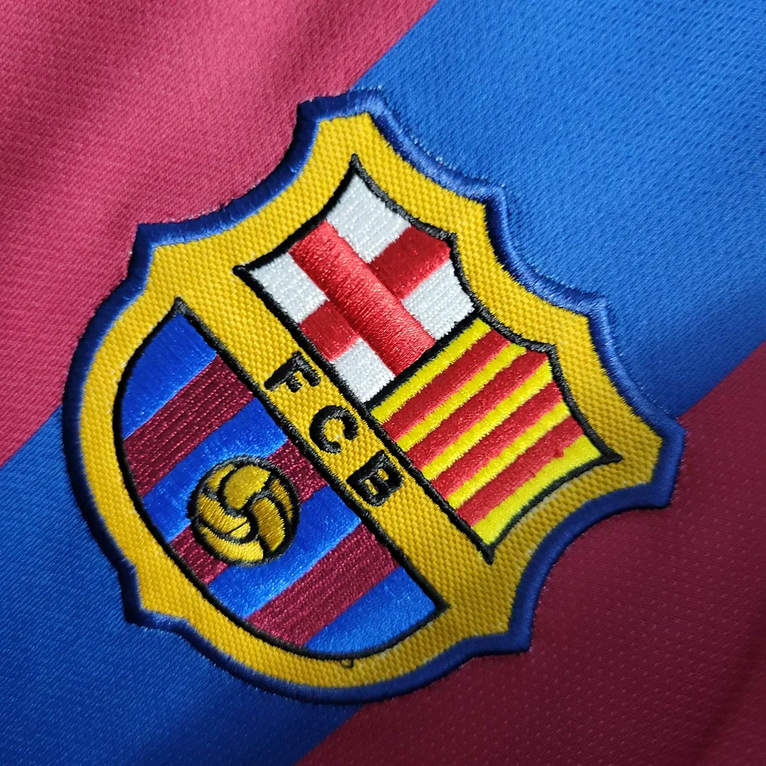 2005/2006 Retro Barcelona Home UEFA Champions League Jersey - Image 5