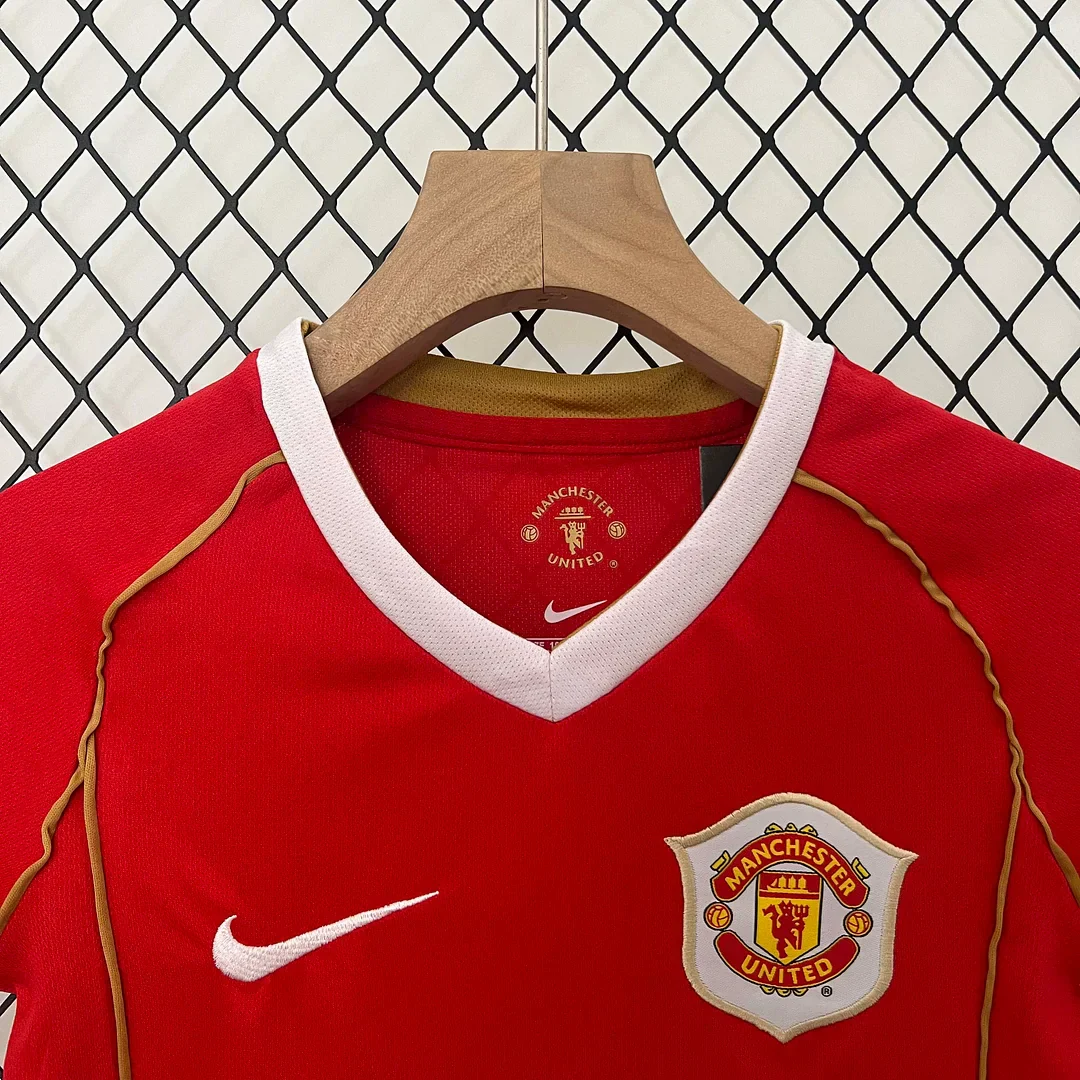 2006/2007 Retro Manchester United Home Kids Size - Image 5