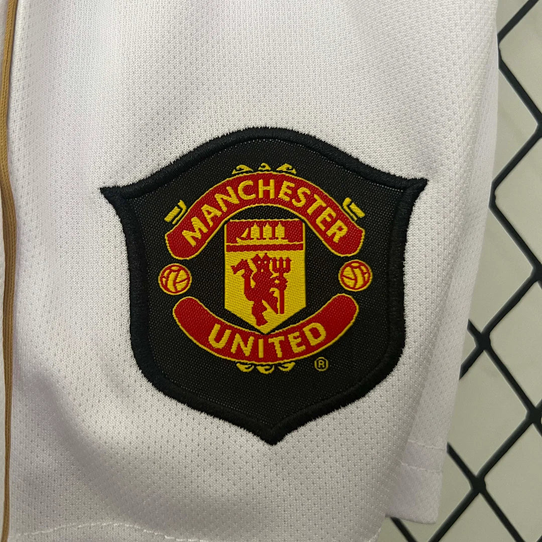 2006/2007 Retro Manchester United Home Kids Size - Image 9