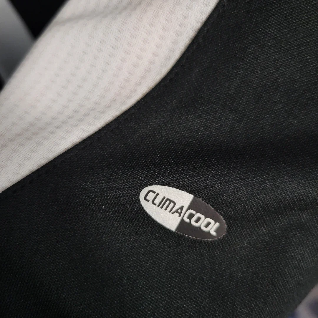 2006/2007 Retro Real Madrid Away Jersey - Image 10