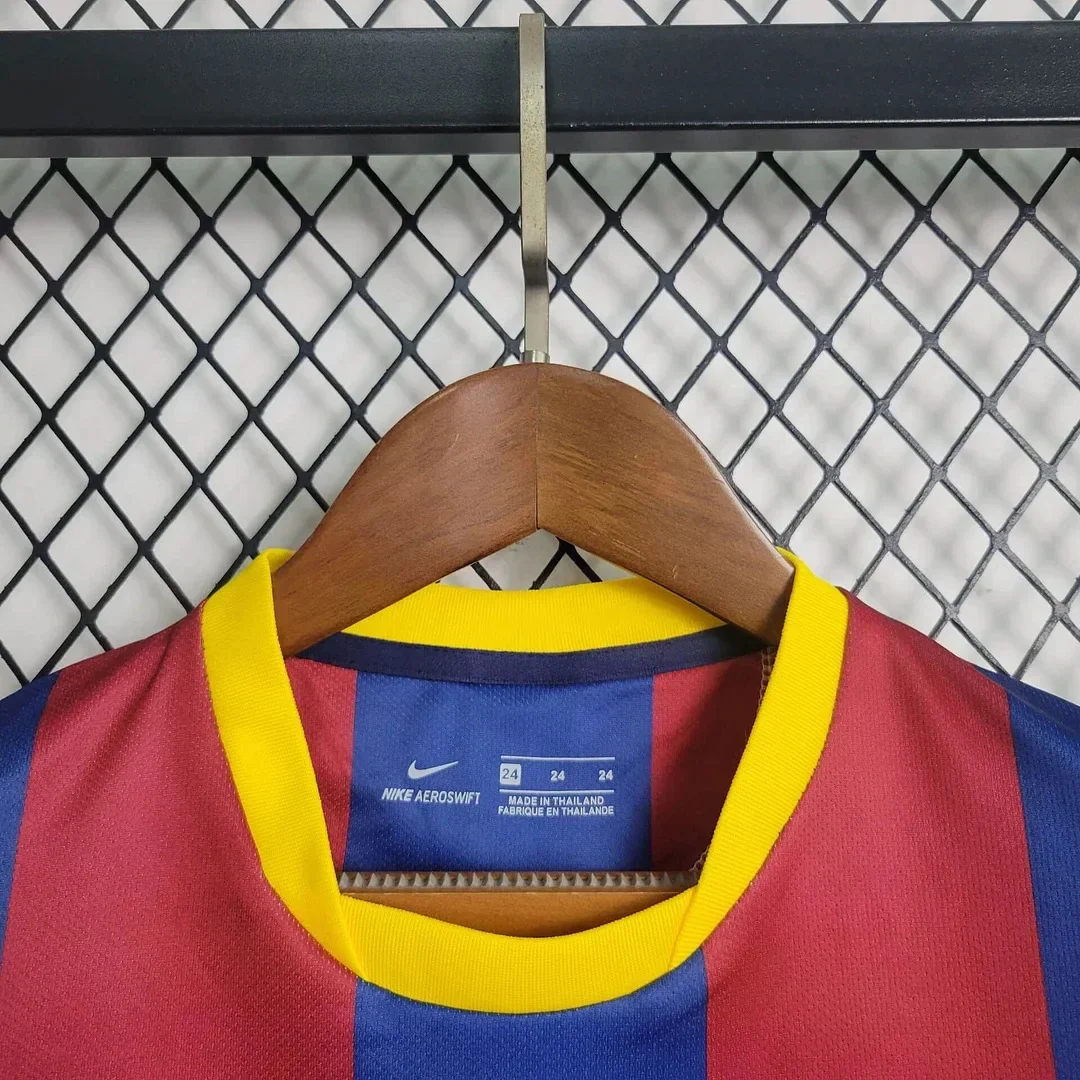 2010/2011 Retro Barcelona Home Kids Size - Image 9