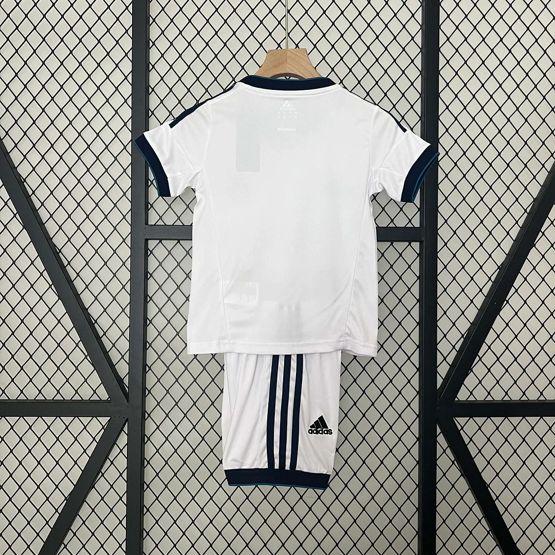 2012/2013 Retro Real Madrid Home Kit Kids Size - Image 2