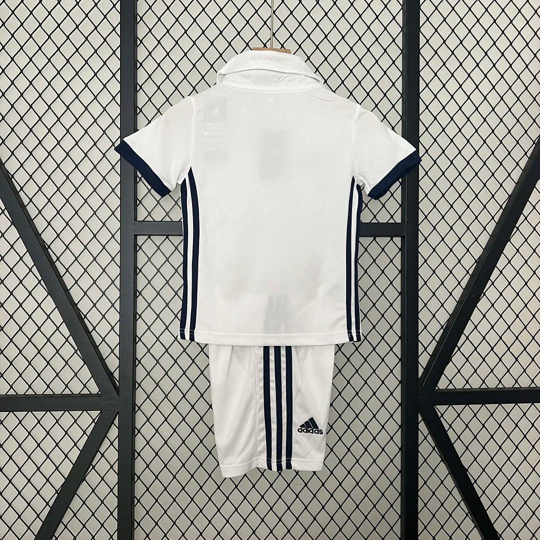 2016/2017 Retro Real Madrid Home Kit Kids Size - Image 2
