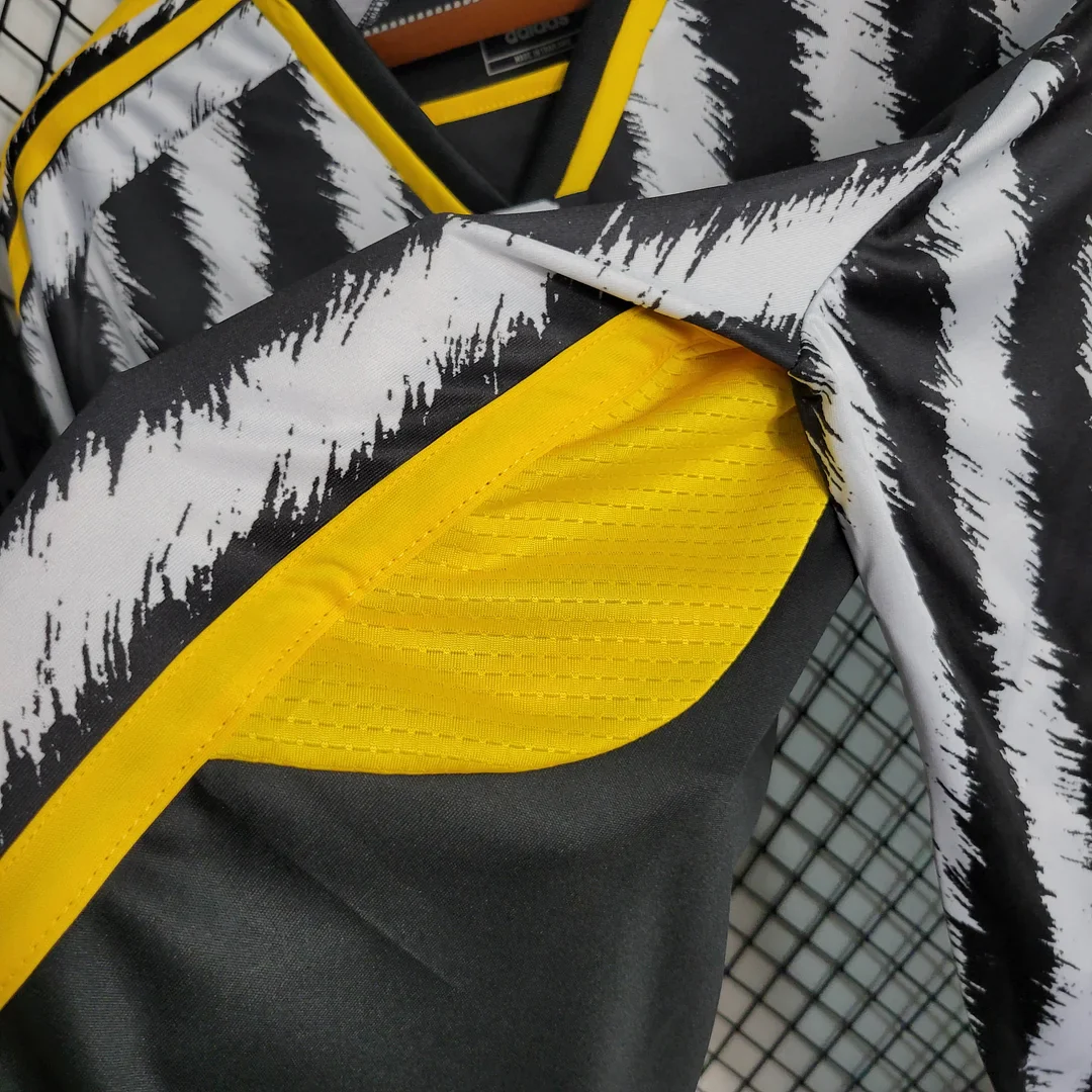 2023/2024 Juventus Home Long Sleeve - Image 7