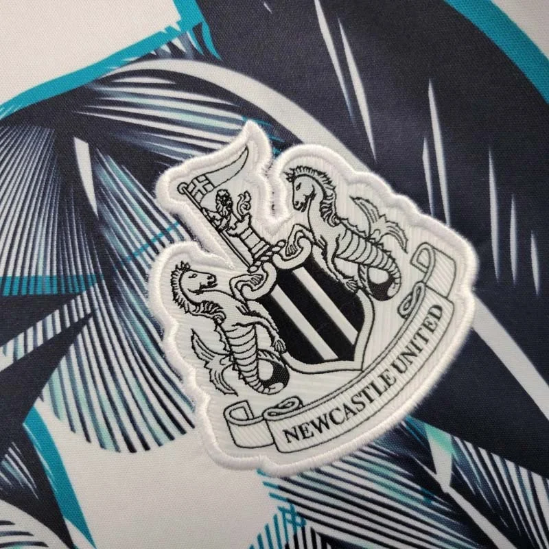 2024-2025 Newcastle United Pre match training Wear - Image 4