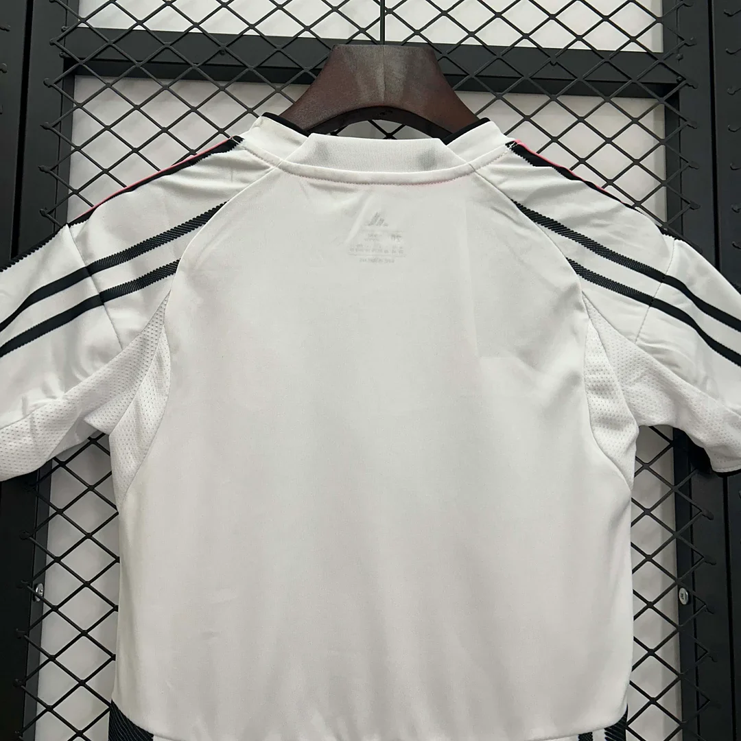 2025-2026 Juventus Home Kit Kids Size - Image 6
