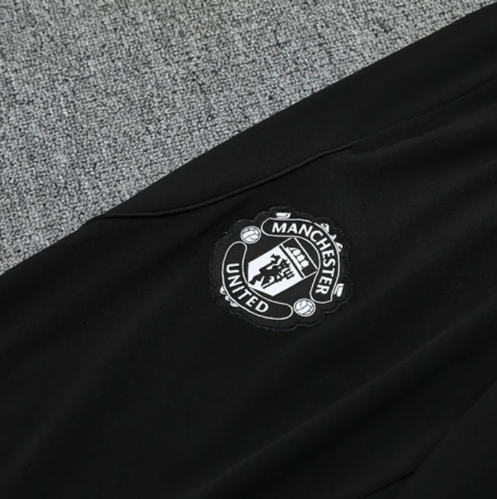 2025/2026 Manchester United Purple Tracksuit - Image 4