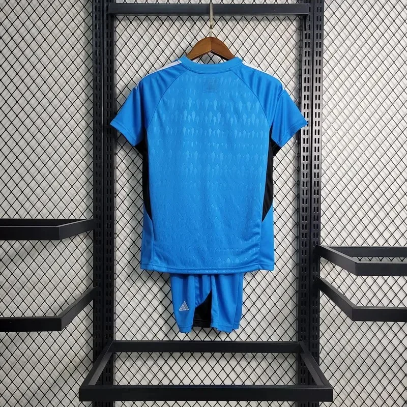 2023/2024 Real Madrid Blue Goalkeeper Kit - Image 2