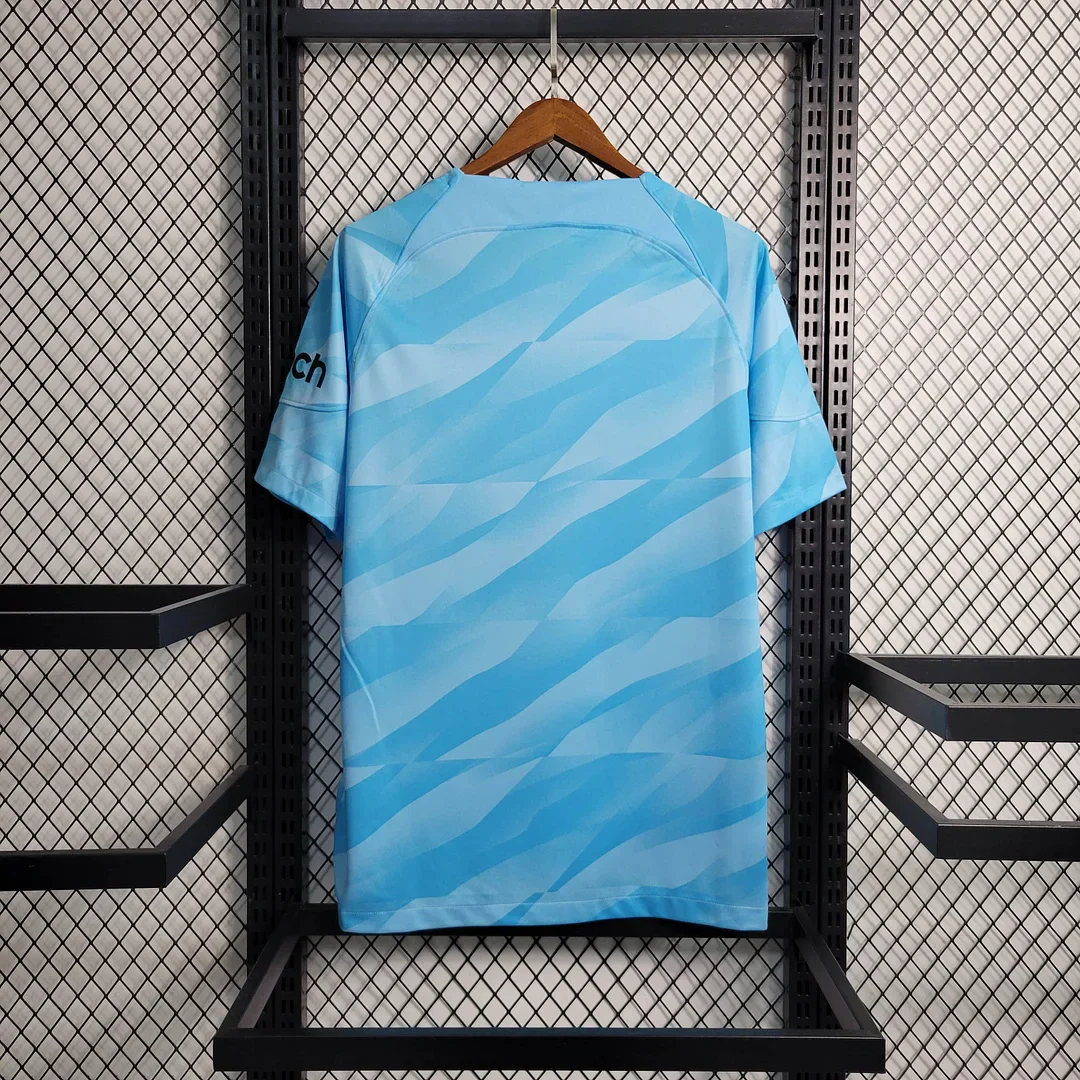 2023/2024 Tottenham Goalkeeper Kit - Image 2