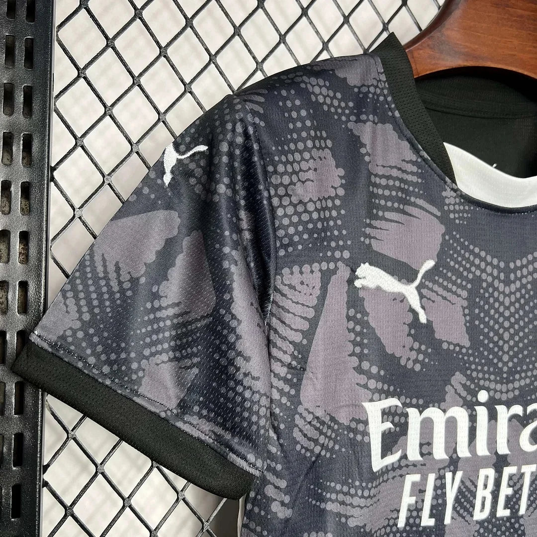 2024/2025 AC Milan Goalkeeper Kit Kids Size - Image 3