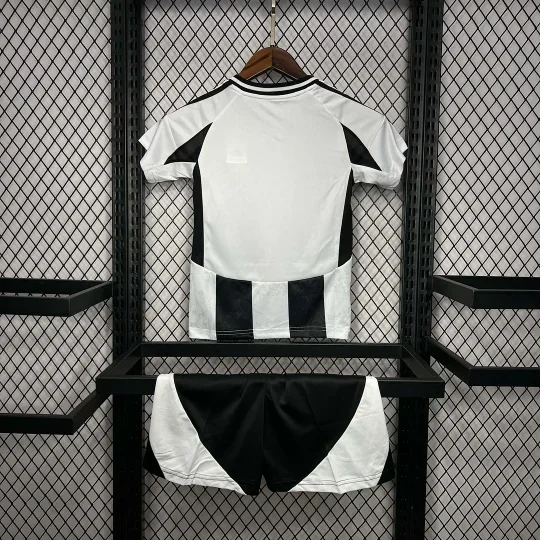 2024/2025 Juventus Home Kit Kids Size - Image 2