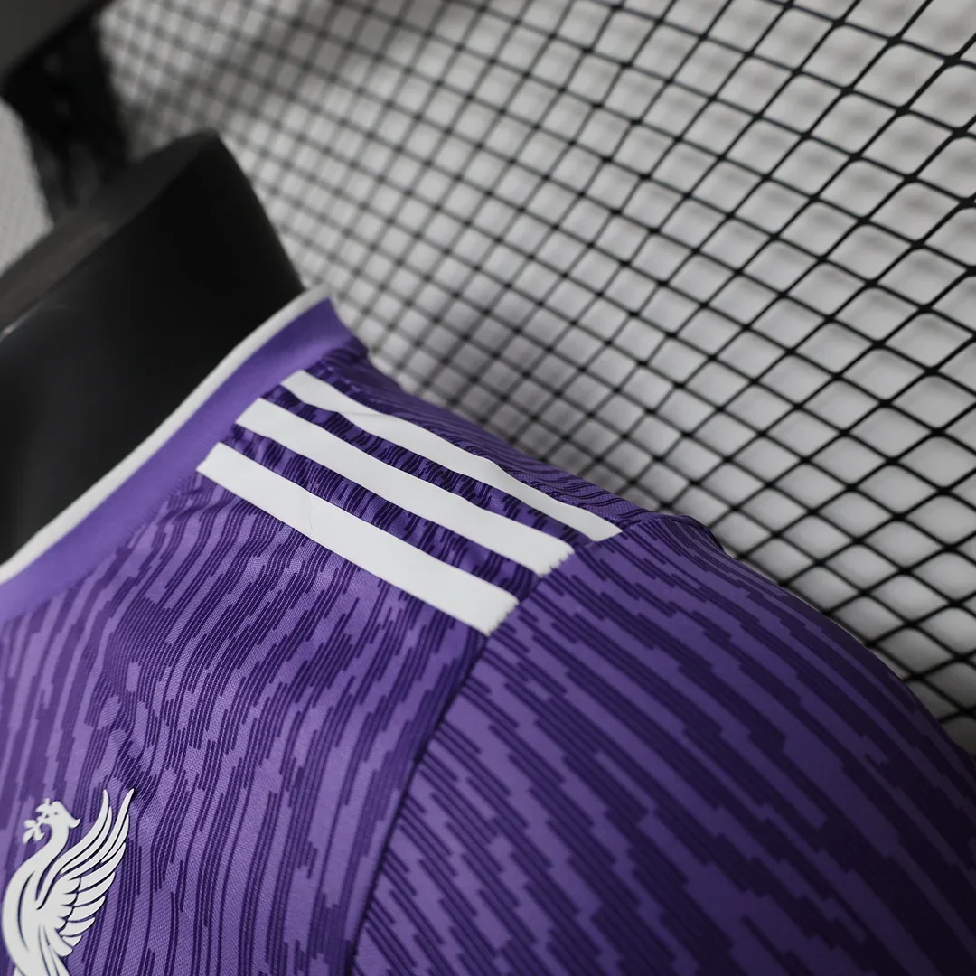 2024/2025 Liverpool Limited Jersey - Image 8