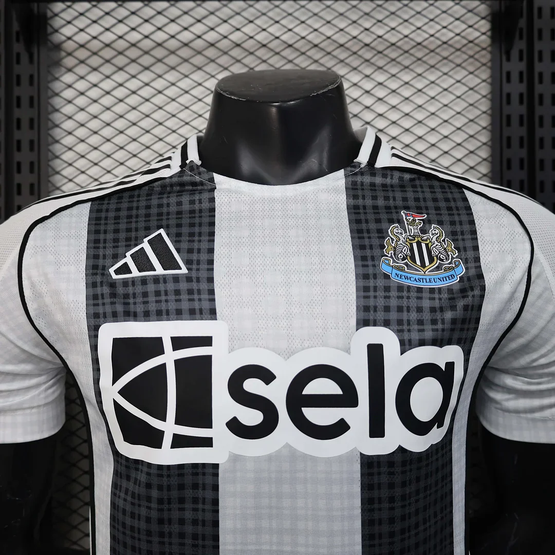 2025/2026 Newcastle United Home Kit - Image 3