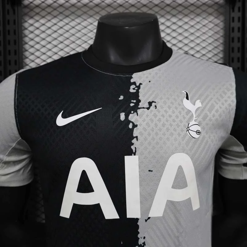 2025/2026 Tottenham Limited Jersey - Image 3