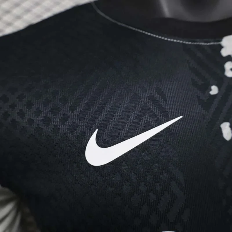 2025/2026 Tottenham Limited Jersey - Image 4