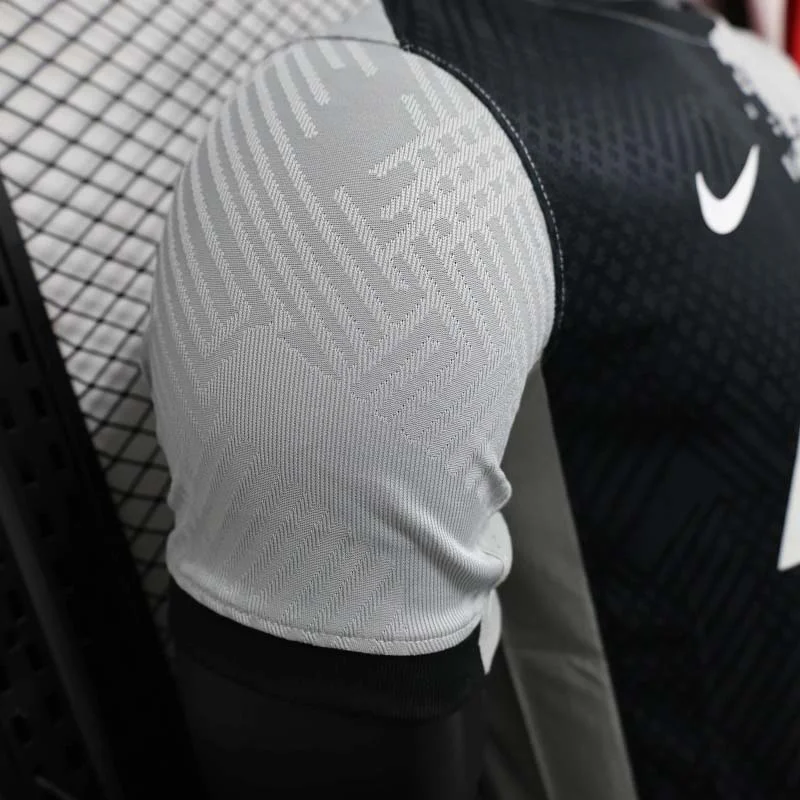 2025/2026 Tottenham Limited Jersey - Image 6