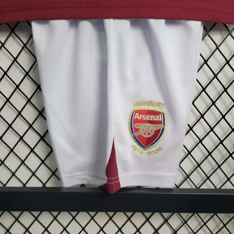 Arsenal 2005-2006 Home Kit Kids Size - Image 8