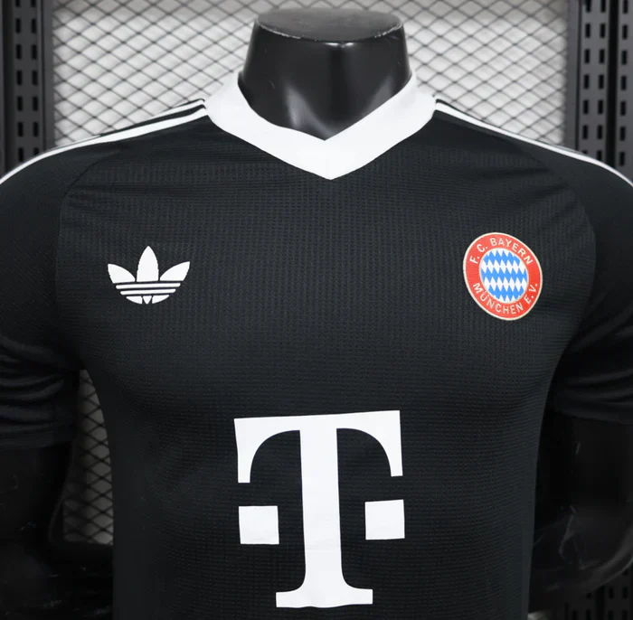 2024/2025 Bayern Munchen Goalkeeper Third Away Kit - Image 3