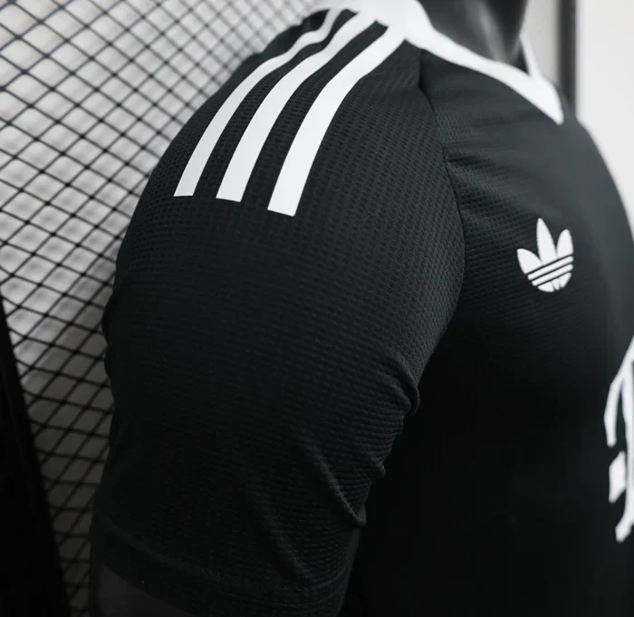2024/2025 Bayern Munchen Goalkeeper Third Away Kit - Image 6