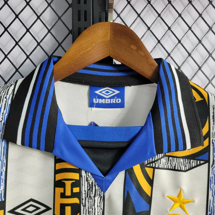Inter Milan Retro 1995-1996 Third Jersey - Image 5