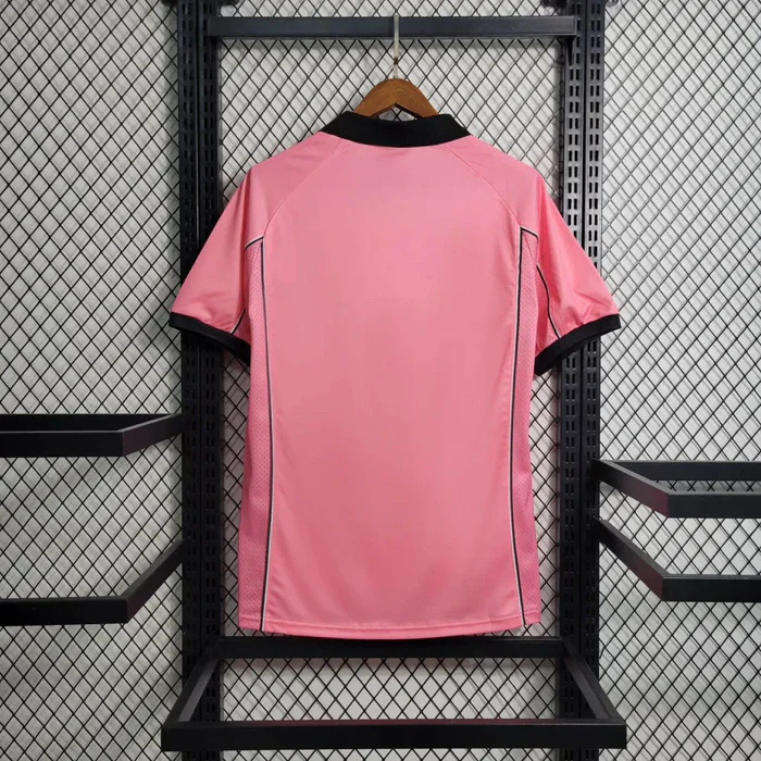Juventus Retro 1997-1998 Away Kit - Image 2