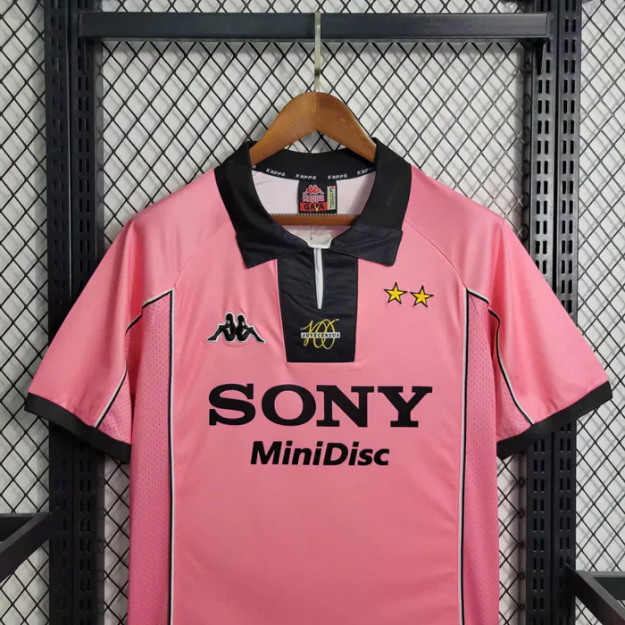 Juventus Retro 1997-1998 Away Kit - Image 3