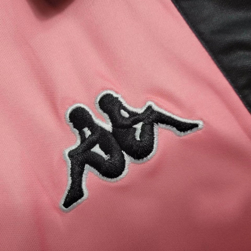 Juventus Retro 1997-1998 Away Kit - Image 4