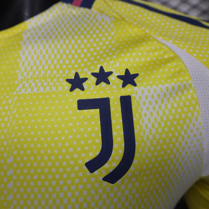 Juventus 2024/2025 Away Kit - Image 5