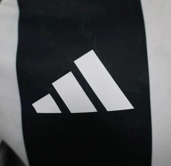 Juventus 2024/2025 Home Kit - Image 4