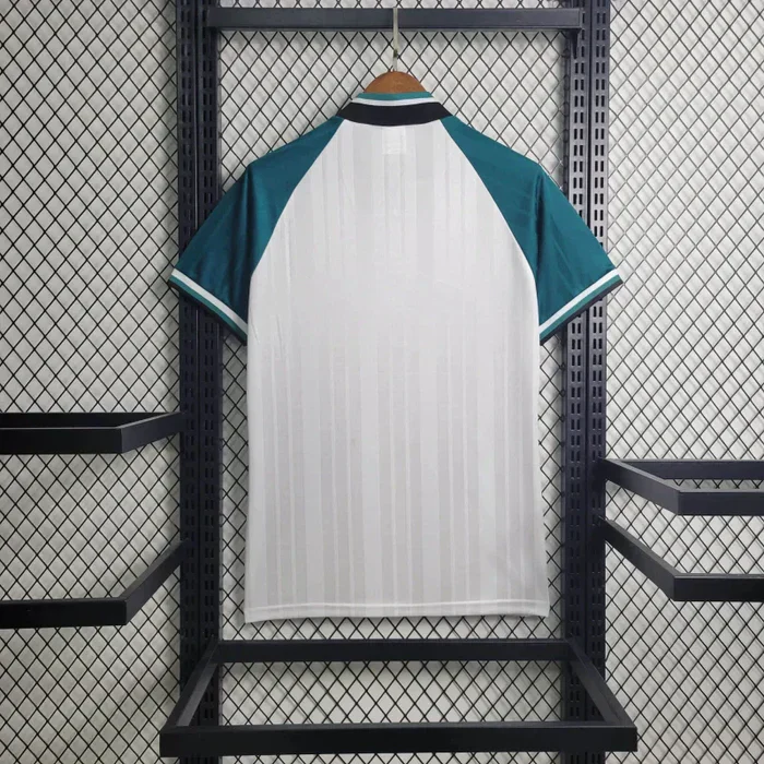 Liverpool Retro 1993-1994 Away Kit - Image 2