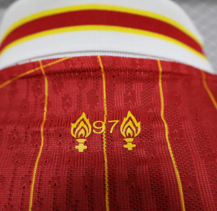 Liverpool 2024/2025 Home Kit Long sleeve - Image 9