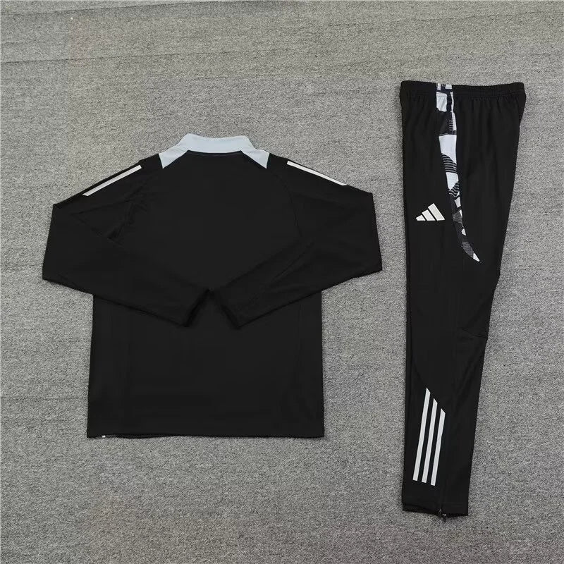 Manchester United Black Tracksuit - Image 2