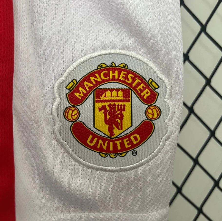 Manchester United Retro 2009/2010 Home Jersey Kids Size - Image 3