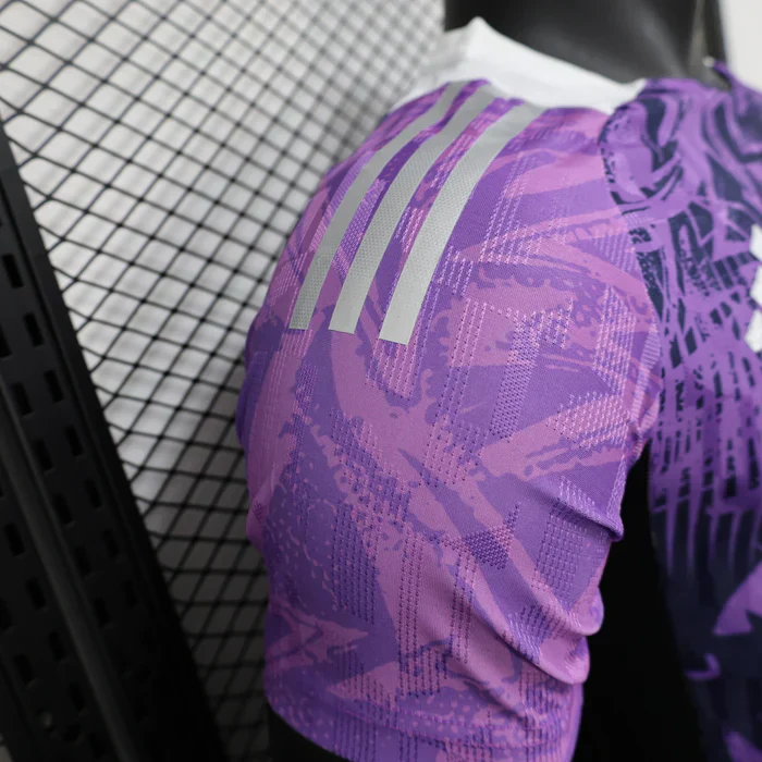 Manchester United "Unity Spectrum" Limited Jersey - Image 6