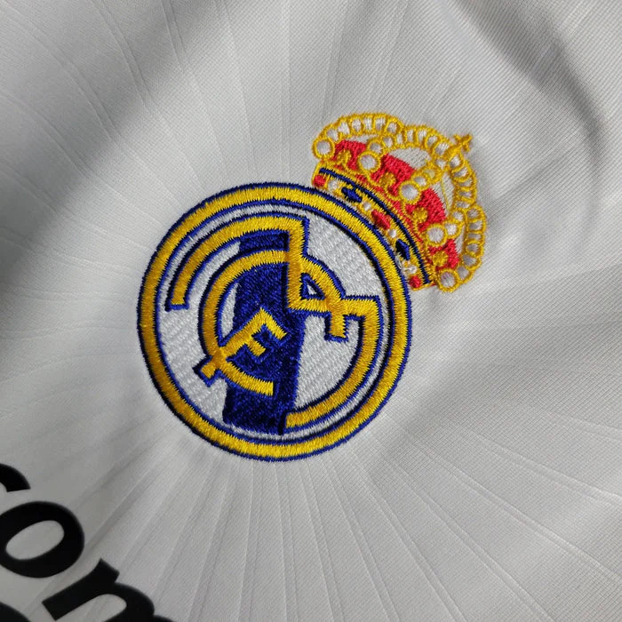 Real Madrid Retro 2010-2011 Home Kit - Image 6