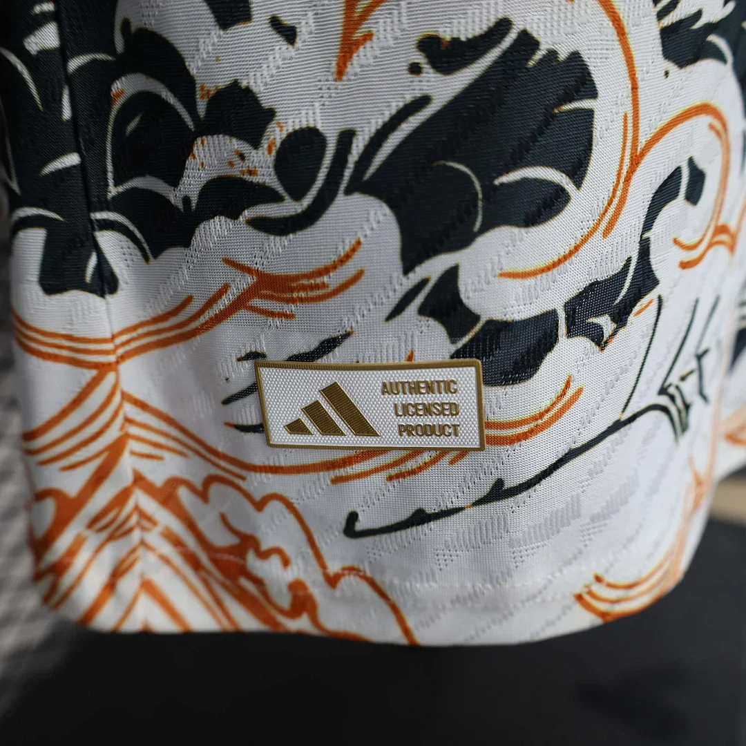 Real Madrid "Dragon Claw" Limited Jersey - Image 8