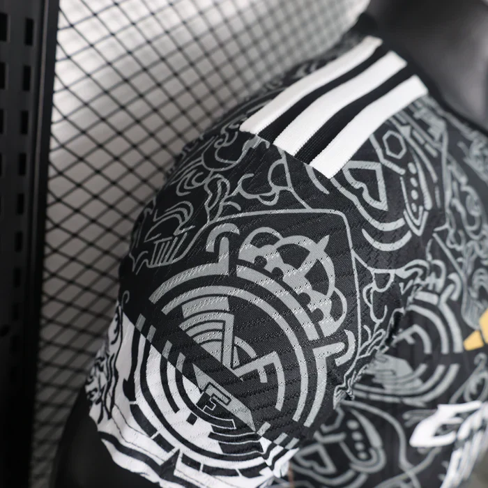 Real Madrid "Royal Majesty" Limited Jersey - Image 6