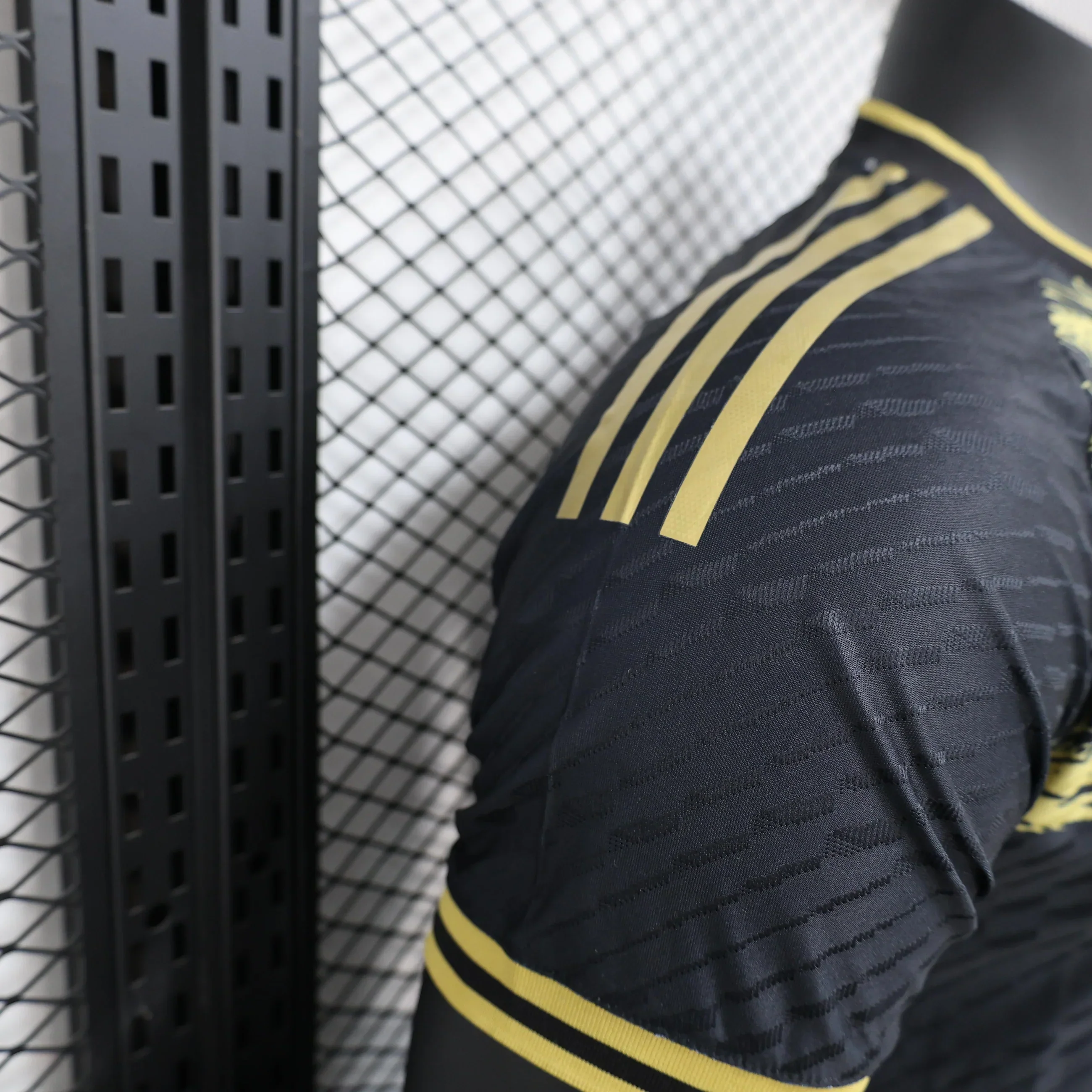 Real Marid "Oro del Dragón" Limited Jersey - Image 5